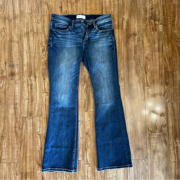 BKE Women’s Blue Payton Mid Rise Boot Cut Jeans Size 28 x 32 - Picture 1 of 15